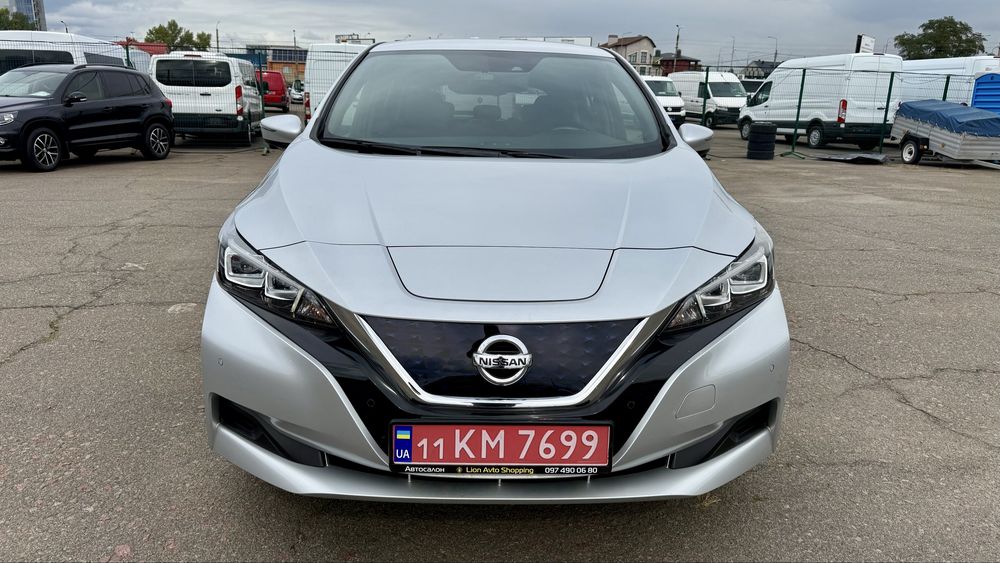 Nissan Leaf 2020р запас хода 290км