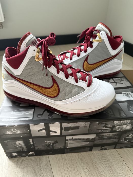 Баскетбольні кросівки Nike Lebron VII QS