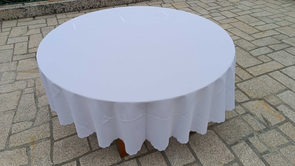 Toalhas de mesa brancas redondas 240cm diâmetro