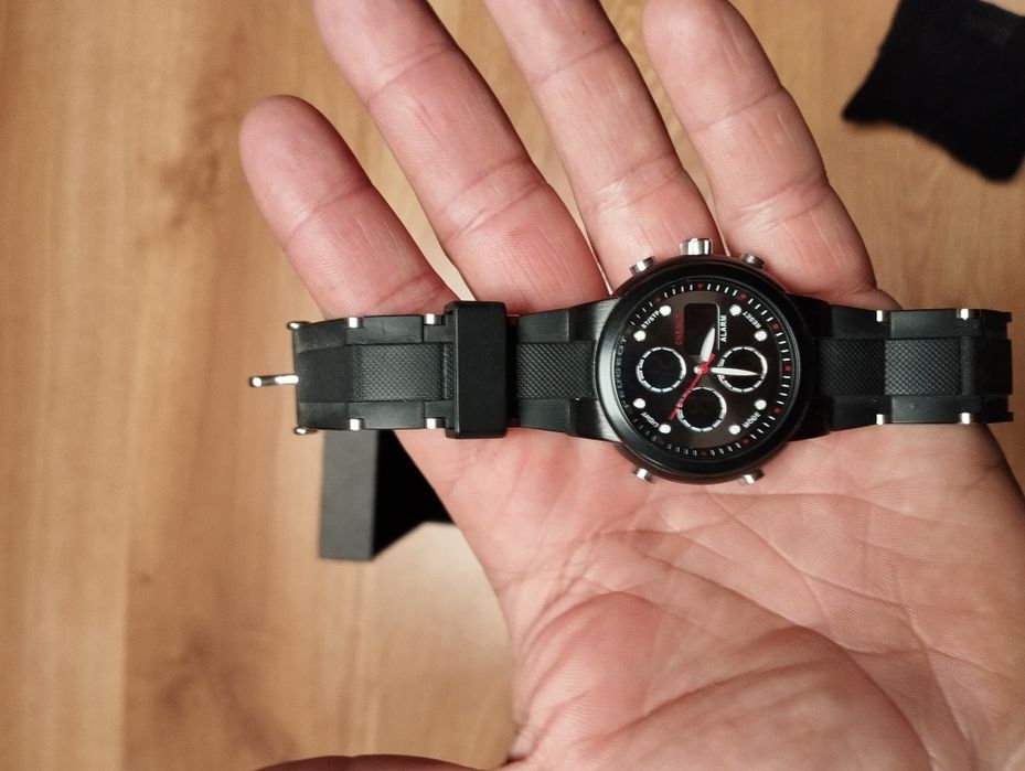 Годинник Peugeot