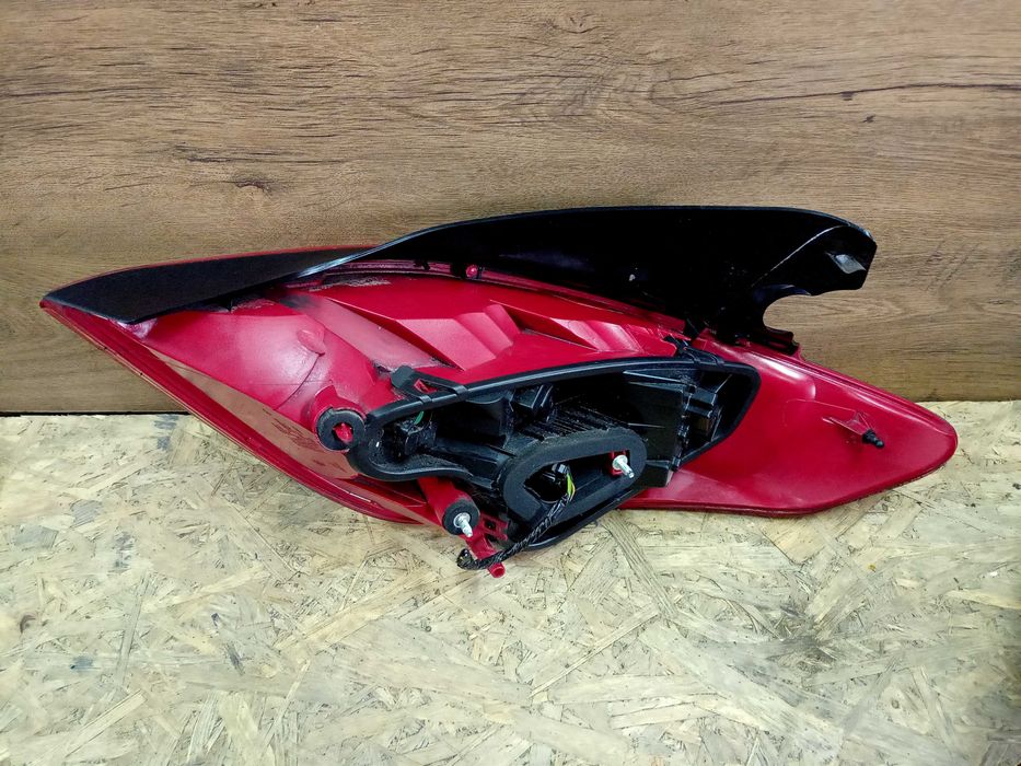 Peugeot 308 T7 hatchback lampa tył tylna prawa lewa oryginał wkład