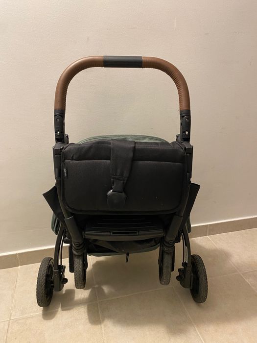 Carrinho de passeio de bebé