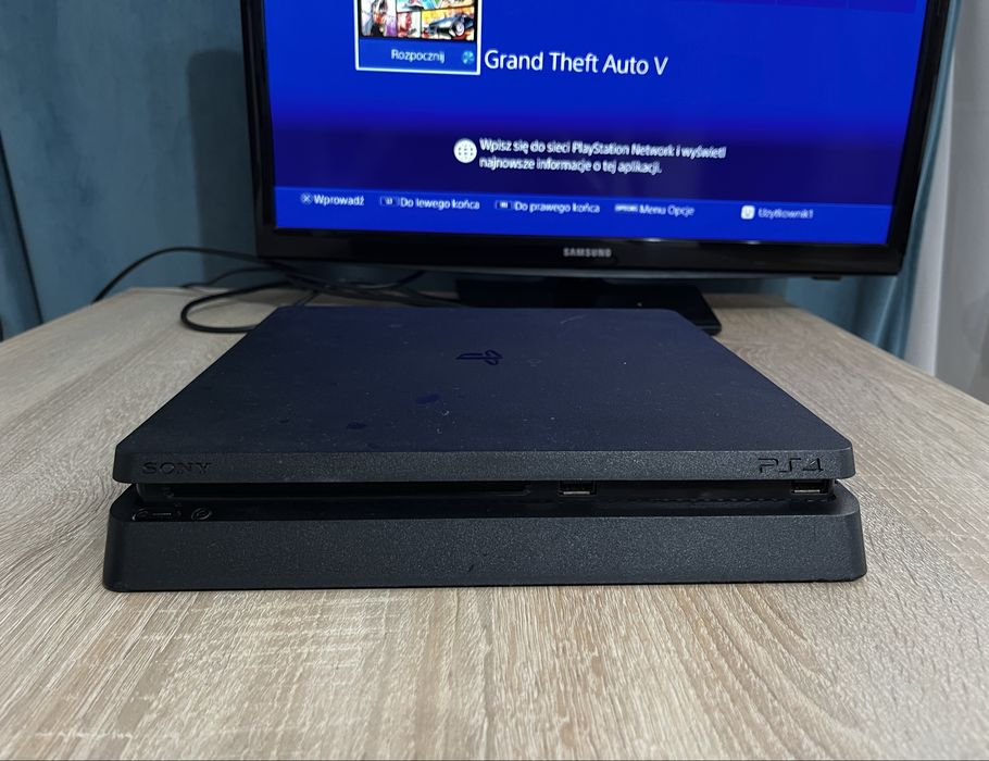 PlayStation 4 Slim 8 gier – zestaw