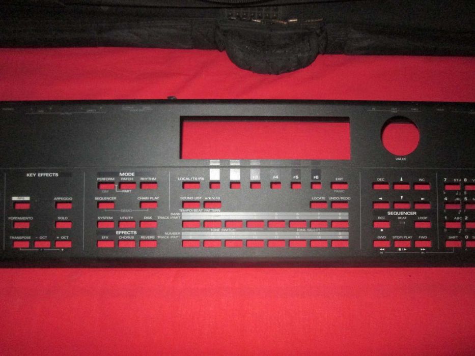 Exterior metálico de Roland XP80