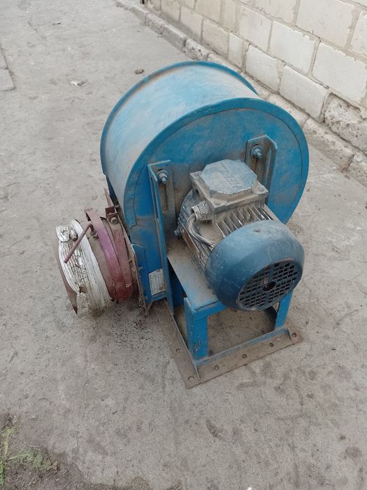 Продам котел твердопаливний