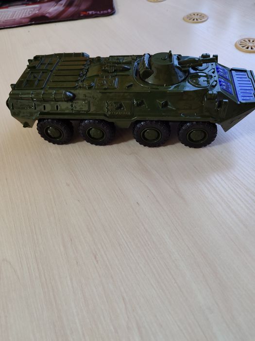 БТР танк інерційна іграшка світиться