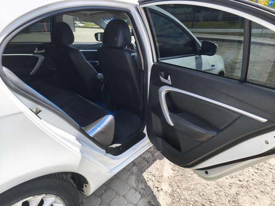 Продам  Geely England ev253