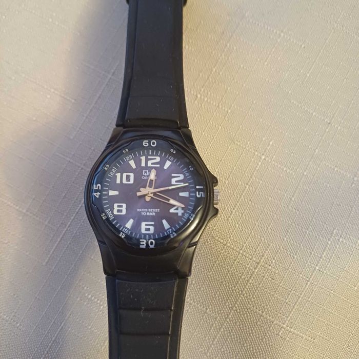 Zegarek elektroniczny na rękę