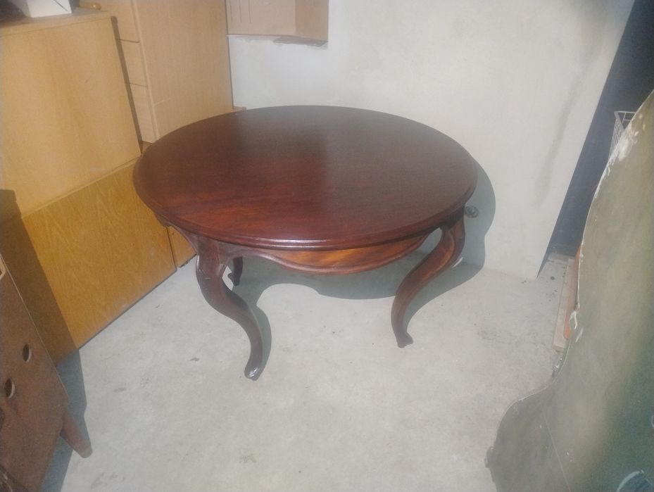 Okrągły stół "vintage" z mahoniu