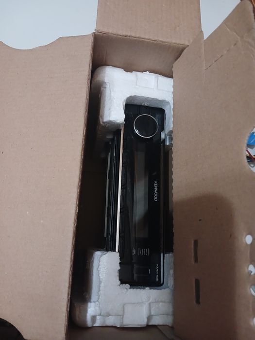 Автомагнитола kenwood kmm 106