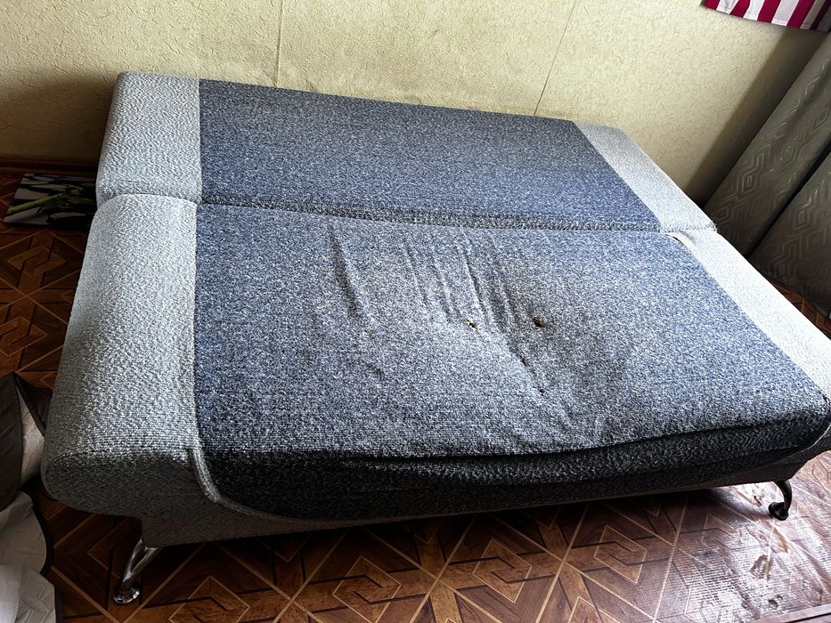 Диван для спальни