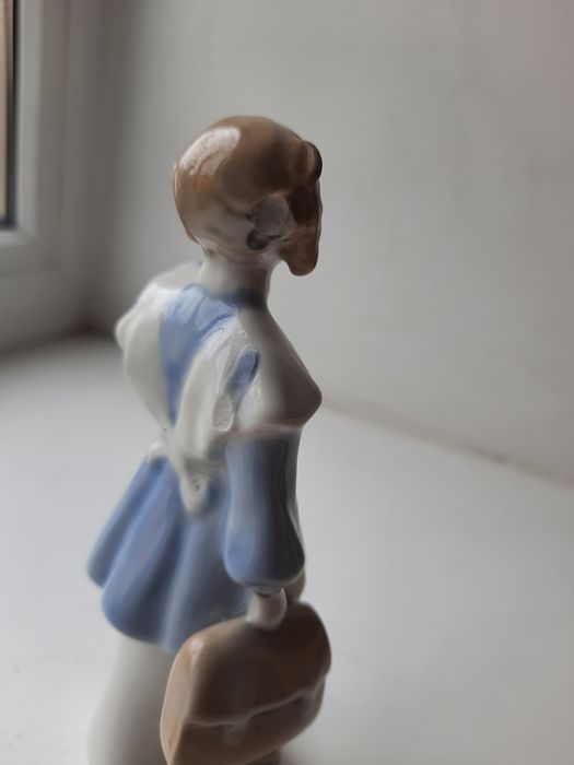 Фарфор статуэтка школьница Барановка сорока ПЗХК пепельница бижутерниц