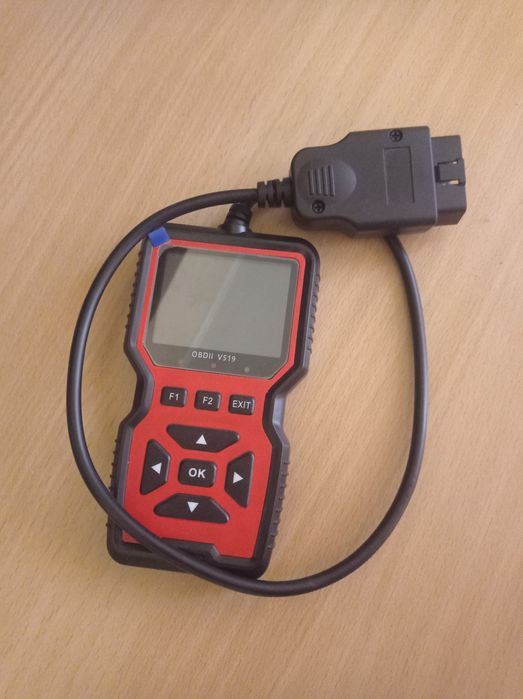 Сканер OBD2 V519 — новий, з екраном!
