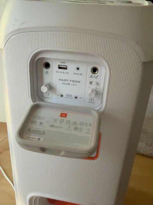 Vendo Coluna JBL Party Box 120 branca