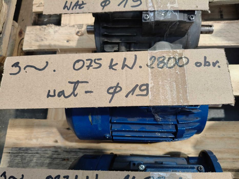 silnik elektryczny 3 fazowy, 0.75kw , 2800 obrotów, wałek 19mm