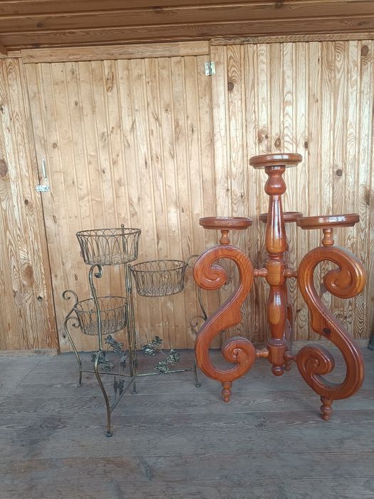 Підставка під квіти дерев'яна та металева