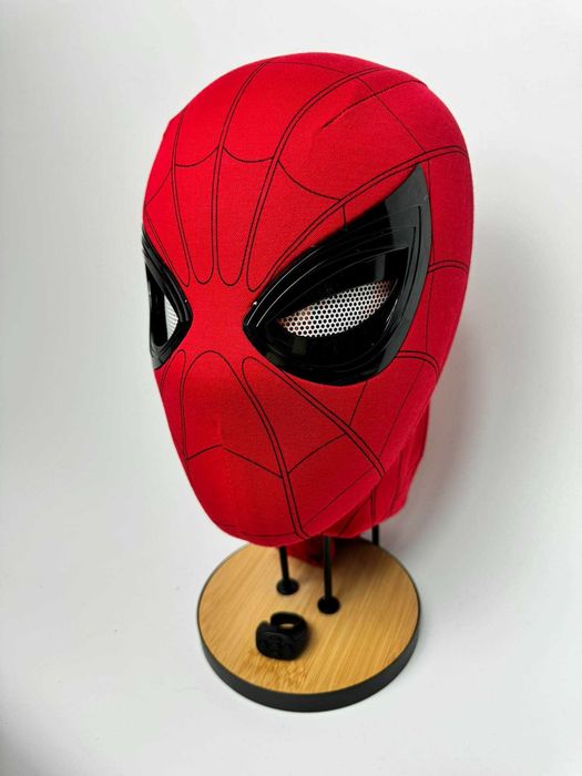 Maska Spider Man'a z RUCHOMYMI SOCZEWKAMI sterowanymi pilotem