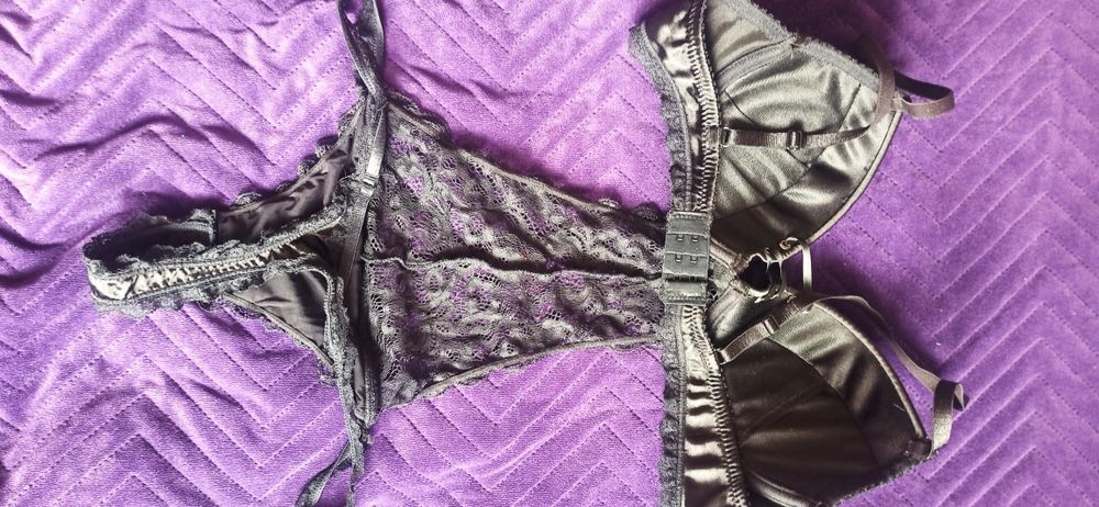 Czarne body Censored - 75 B