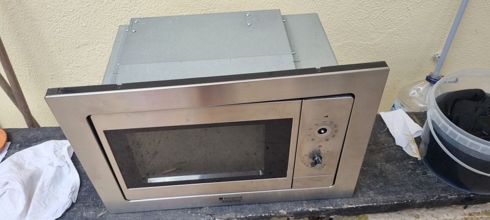 Micro ondas Ariston de encastrar