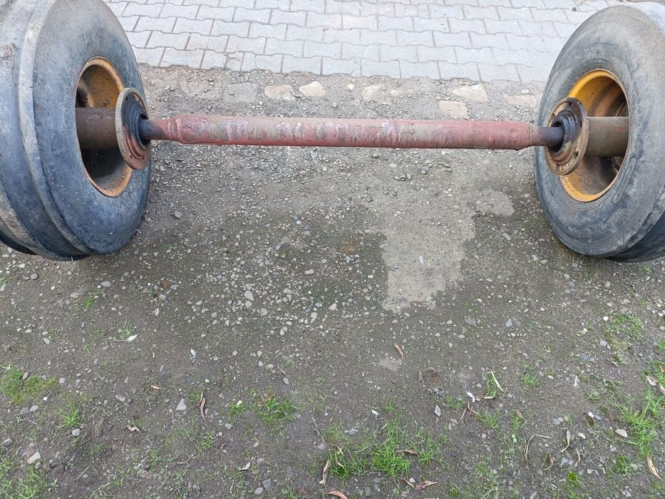 oś do przyczepy możliwość bliźniaka  solidna