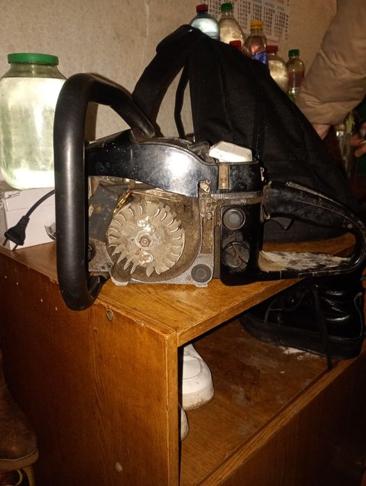 Продам бензопилу стан не відомо