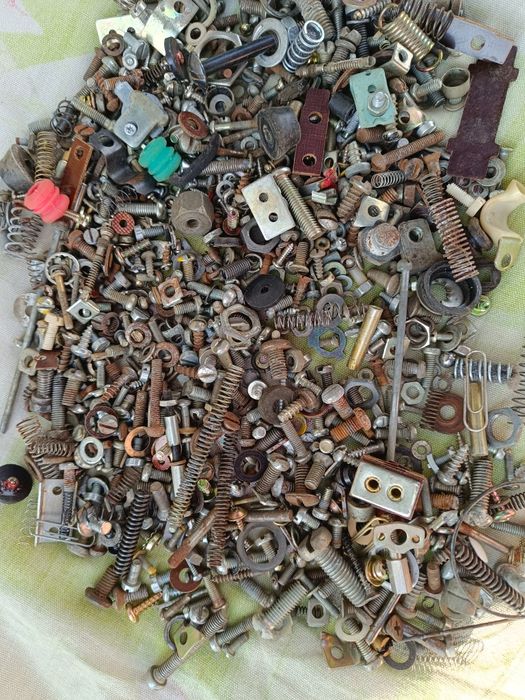 Болти, гайки, шайби