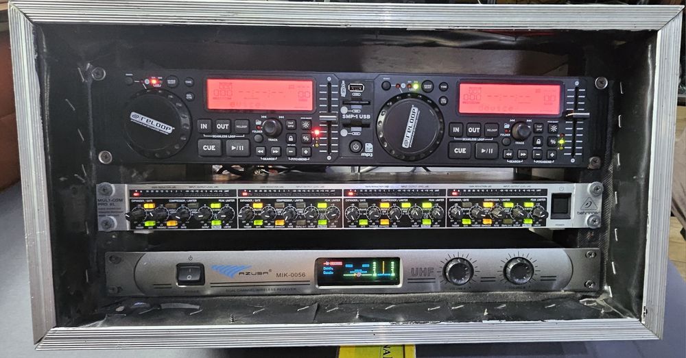 Sprzedam  sprzęt estradowe audio.