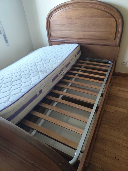 Vendo móveis e ítens para casa.