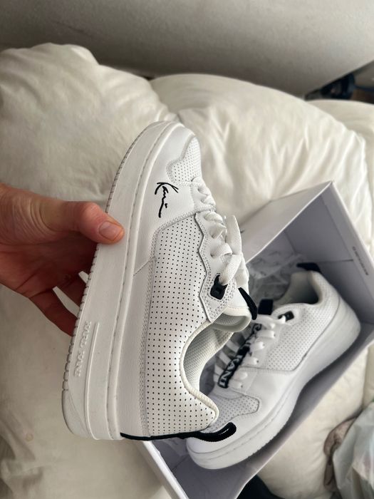 Ténis Karl Kani como novos