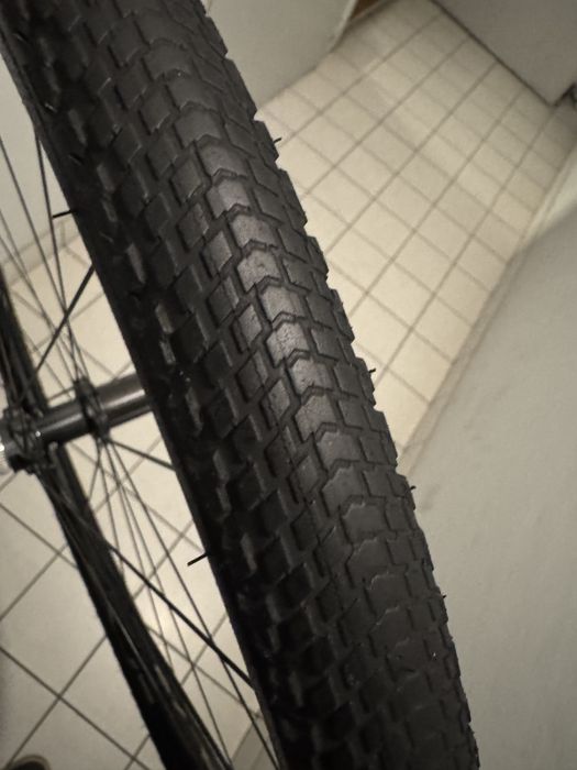 Koła gravel Shimano GRX z oponami Pirelli