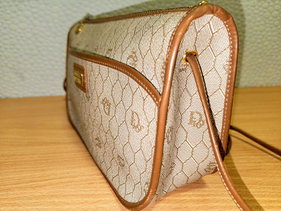 сумка Honeycomb Crossbody от Christian Dior