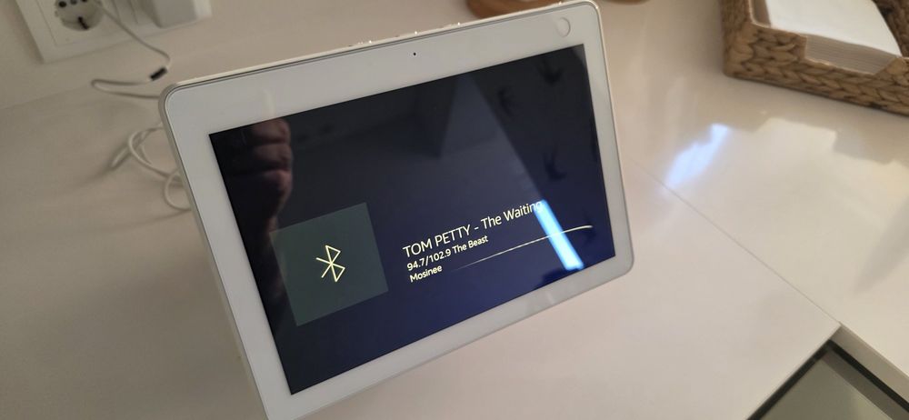 Alexa Echo Show 10489614573873418244