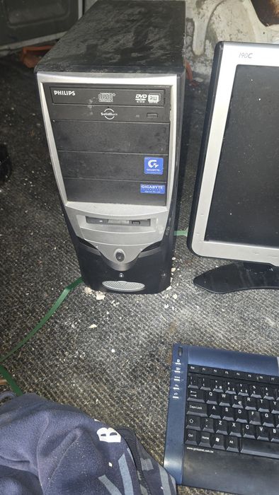 PC  Monitor e Teclado