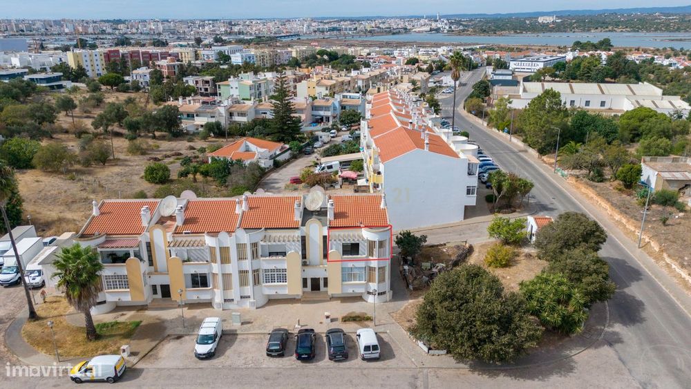 Apartamento T2 em Estômbar, Lagoa - Oportunidade Única!