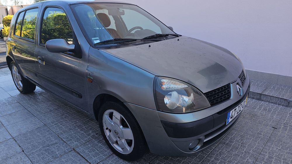Renault clio gasolina impecável