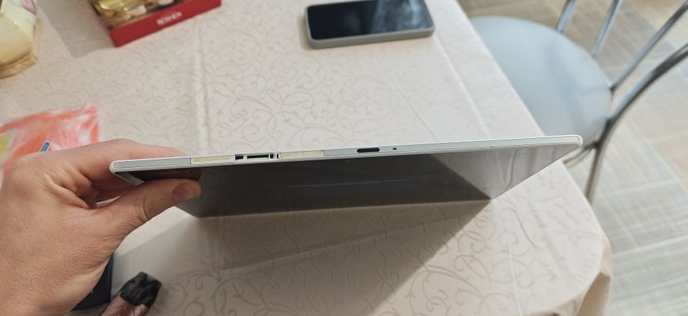 Xperia tablet z2 model SGP521