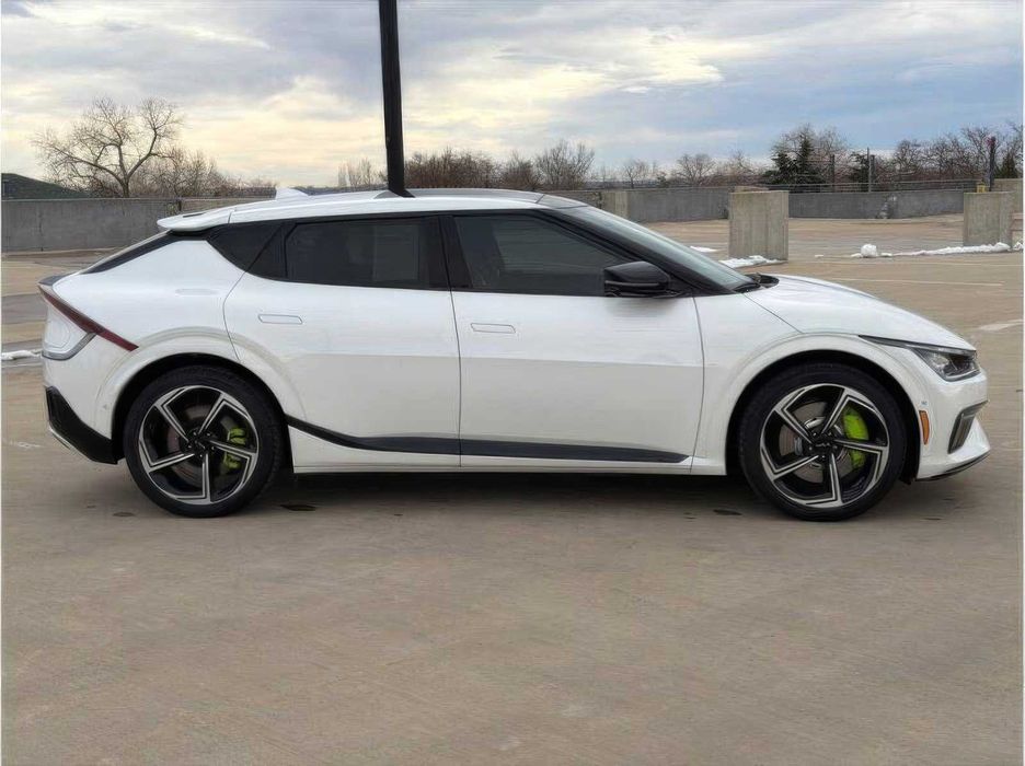 Kia EV6 GT      2024