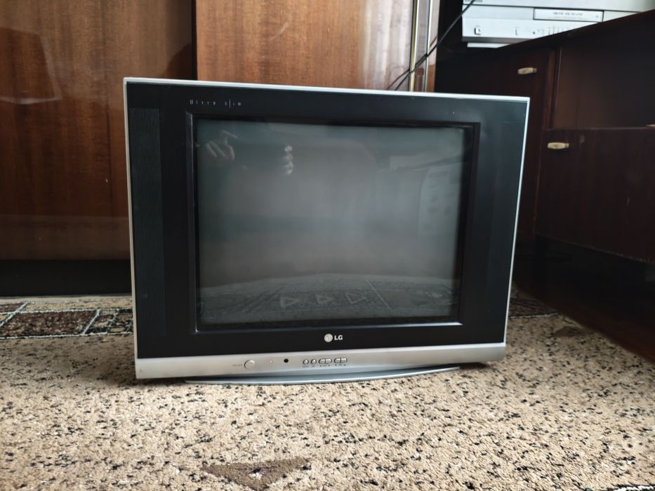 Продам телевізор LG 21fs7rg