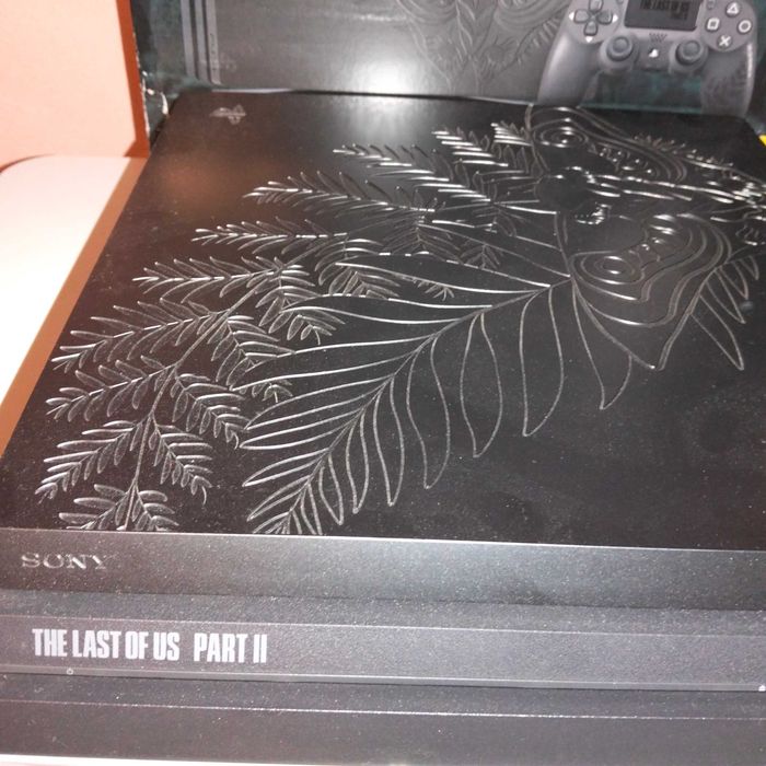 PS4 PRO - Edição Limitada The Last of Us Part II
