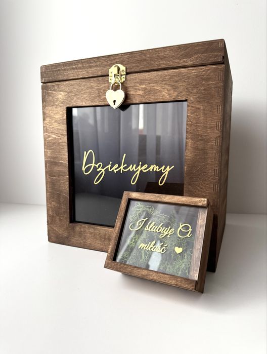 Rustykalne drewniane pudełko na koperty zamykane na kłódkę obrączki