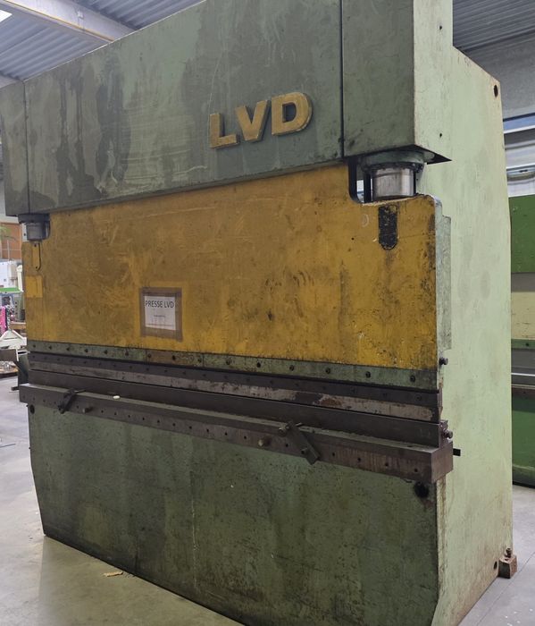 Prasa Krawędziowa krawedziarka LVD 100 ton 3 m