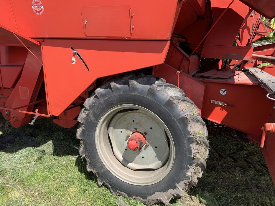 Комбайн Massey Ferguson 240 з Європи масей фергюсон 240, 206, 187