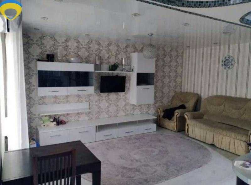 Продам  2- квартиру з ремонтом — Центр Авангарда, вул. Центральна