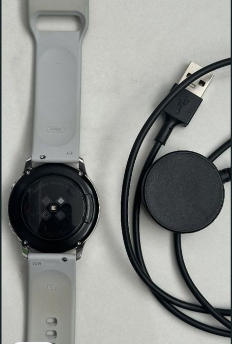 Смарт часи Samsunq Galaxy Watch Active 2 40mm