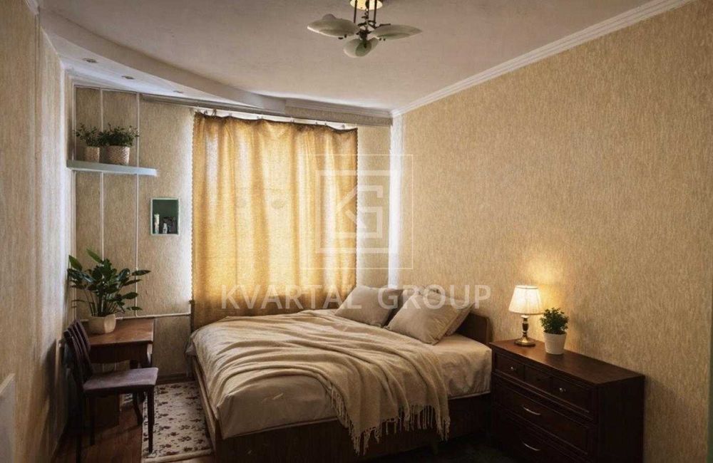 Продаж великої 2 кімнатної квартири в центрі