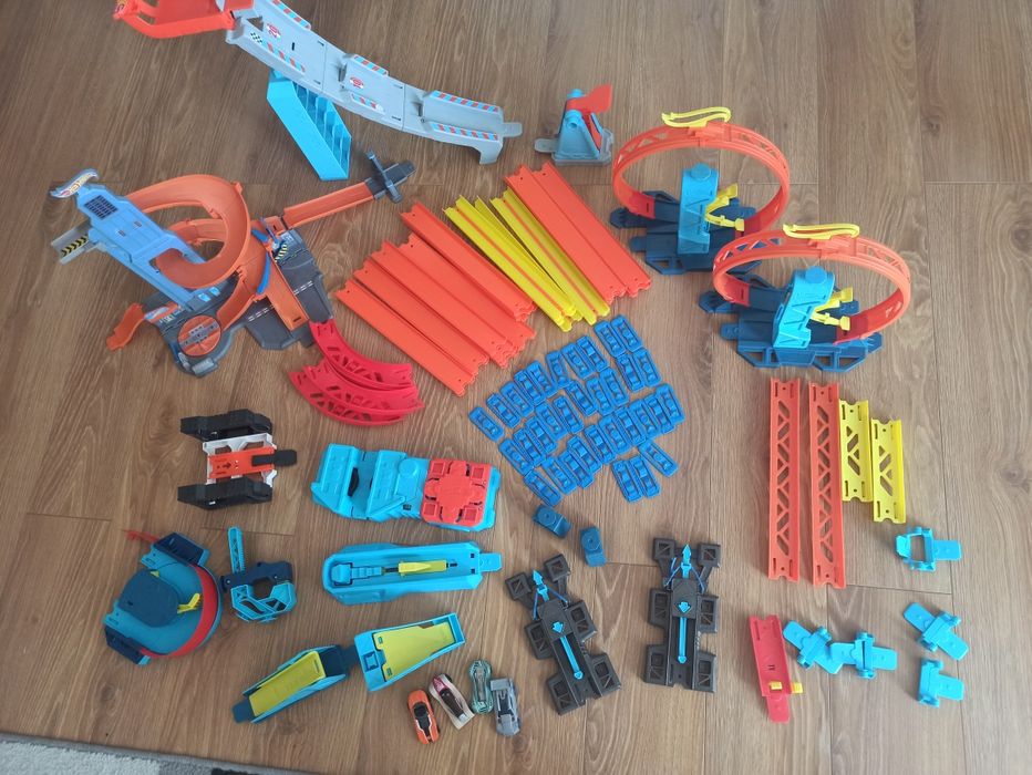 100 elementów - hot Wheels - track builder