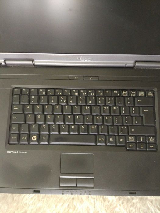 Laptop 64bit Esprimo Mobile D9500