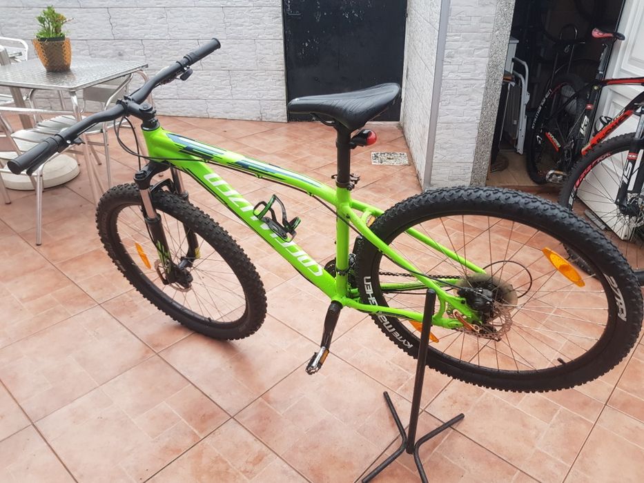Bicicleta roda 27.5 com revisão feita tudo a funcionar sem problemas
