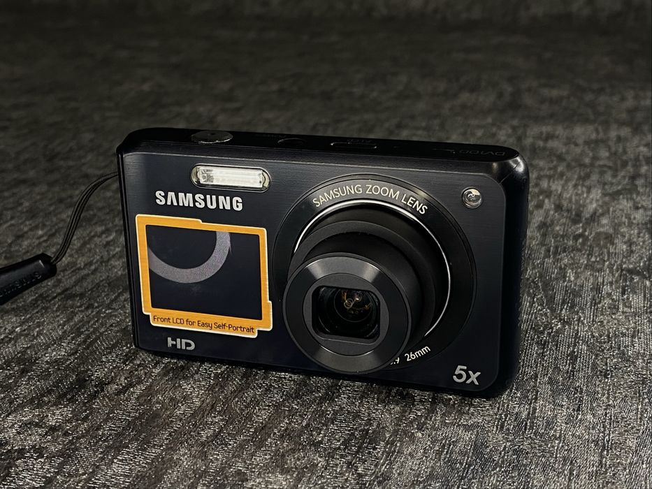Samsung DV100 з екраном для селфі