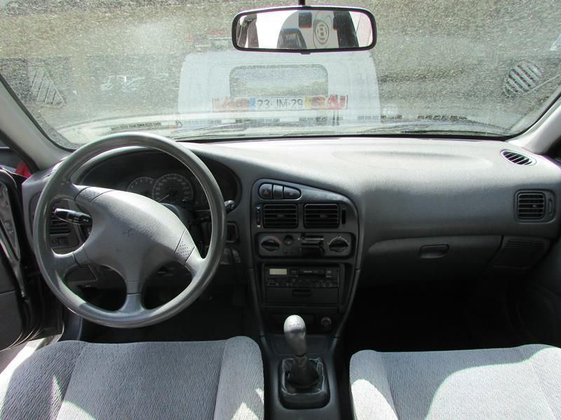 Mitsubishi Lancer 1,3 (75cv) de 1996 - Peças Usadas (5555)